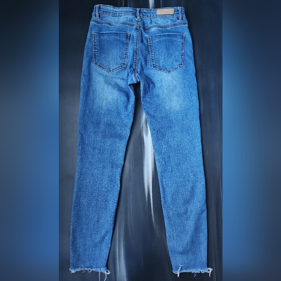 Jeans - Picture 2 of 3